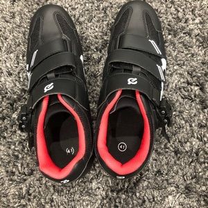 Peloton women’s cycling shoes-size 41